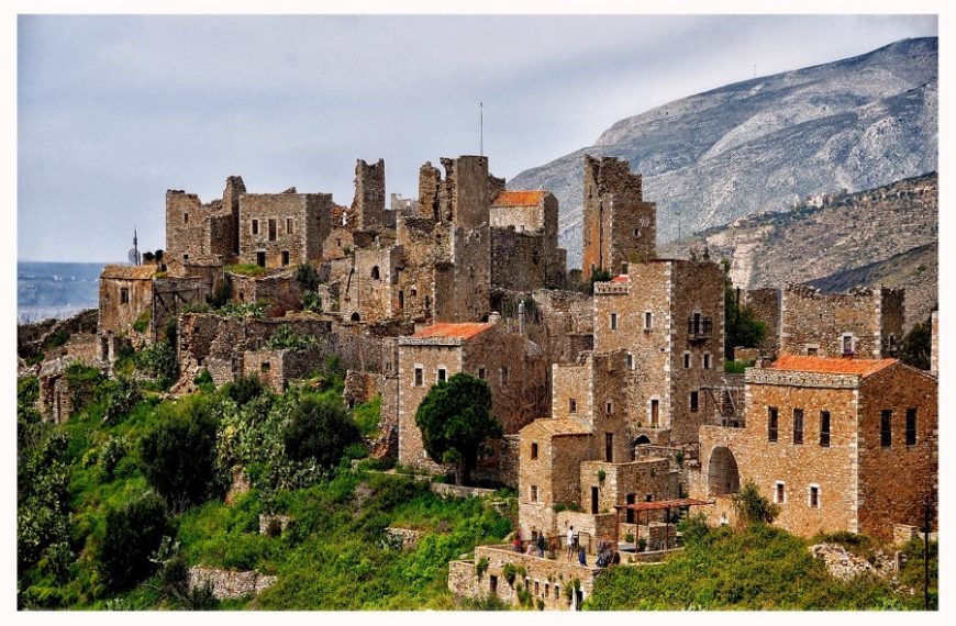 ΟΤΑΝ ΤΟ ΠΑΡΕΛΘΟΝ ΣΤΟΙΧΕΙΩΝΕΙ ΤΟ ΜΕΛΛΟΝ