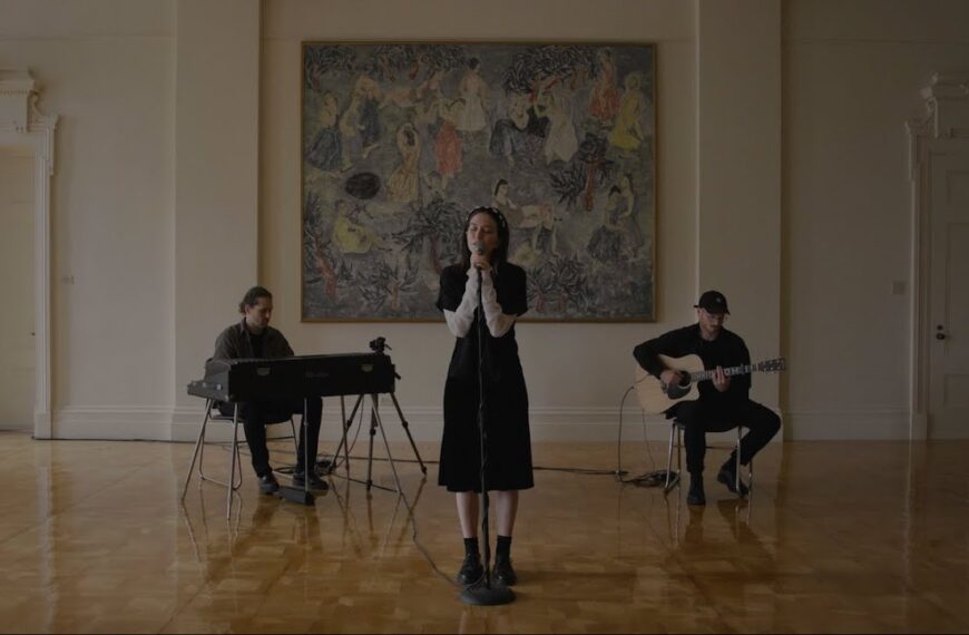 βιθουρανός – το ελλειμμα της σιωπης και η πλουσια μιζερια